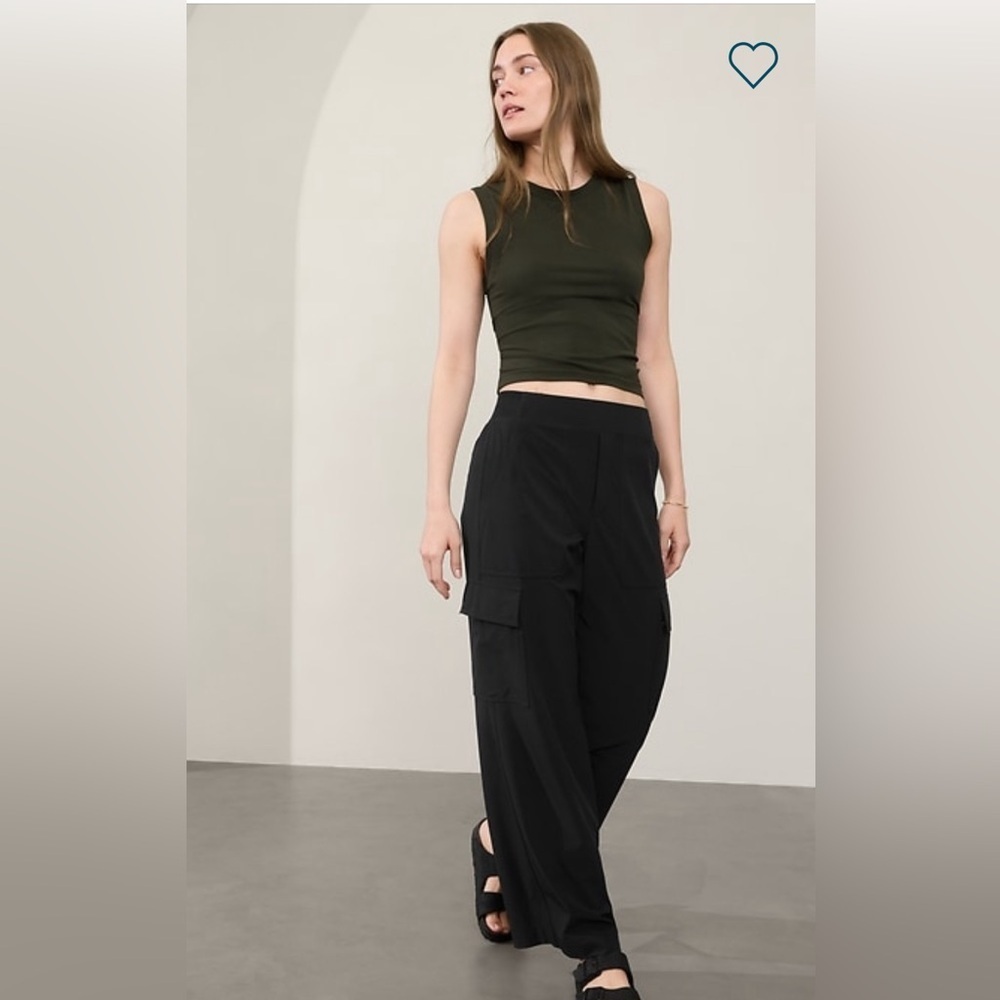 NWT Athleta Brooklyn Heights Black Cargo Pants Size 20.